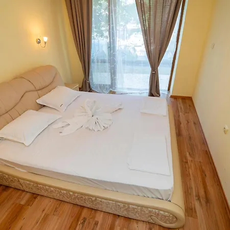 The Family Courtyard - Very Large 2bd By Flat Manаger Ravda