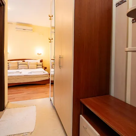 Apartamento The Family Courtyard - Very Large 2bd By Flat Manаger *