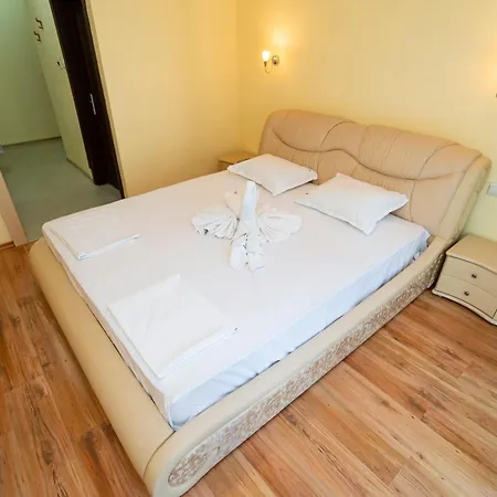 The Family Courtyard - Very Large 2bd By Flat Manаger Apartamento *