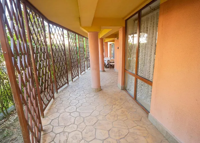 The Family Courtyard - Very Large 2bd By Flat Manаger 公寓 *