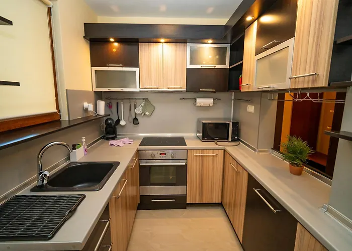 The Family Courtyard - Very Large 2bd By Flat Manаger 拉夫达