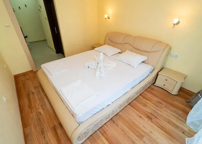 The Family Courtyard - Very Large 2bd By Flat Manаger 公寓 *